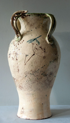 coil pot with lizard